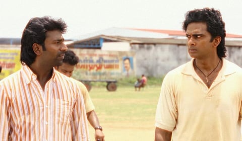 ப்ளூ ஸ்டார் Review: அரசியல் தூவிய திரை ஆட்டத்தின் ஸ்கோர் எப்படி?