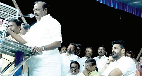 பழநியில் நடந்த அதிமுக பொதுக்கூட்டத்தில் பேசிய முன்னாள் அமைச்சர் நத்தம் விஸ்வநாதன்.
