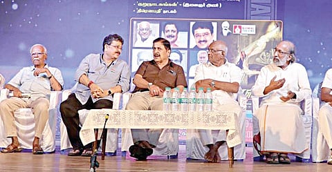 விழாவில், குடந்தை மாலி, சிகரம் செந்தில்நாதன், எஸ்.வி.சேகர், நடிகர் சிவகுமார், எஸ்.பி.முத்துராமன், திருப்பூர் கிருஷ்ணன், ராம்ஜி, பூவை மணி
