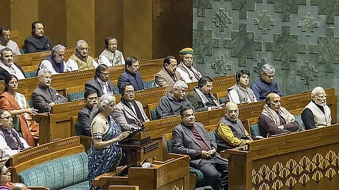 வருமான வரி விலக்கில் மாற்றமில்லை; ரூ.7 லட்சம் உச்சவரம்பே நீடிக்கும்: நிதியமைச்சர் நிர்மலா சீதாராமன்