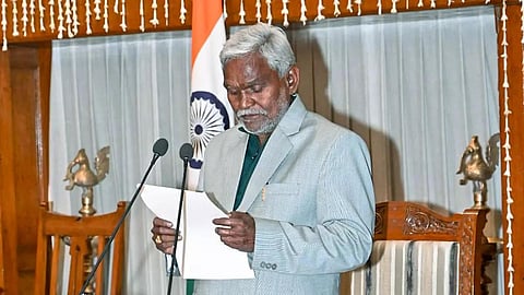 ஜார்க்கண்ட் மாநில புதிய முதல்வராக சம்பய் சோரன் நேற்று பதவியேற்றார்.