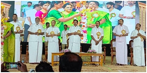  அரூரில்  நடந்த கொங்கு பல்நோக்குப் பயிற்சி மையத்தினை முன்னாள் முதல்வர் பழனிசாமி திறந்து வைத்தார். 
