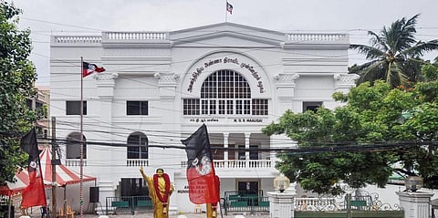 அதிமுக உட்கட்சி விவகாரத்தில் தலையிட முடியாது: தேர்தல் ஆணையம் தகவல் @ உயர் நீதிமன்றம்
