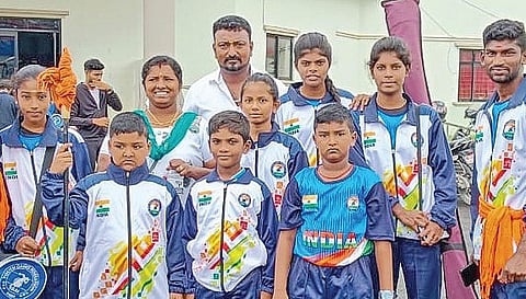 பள்ளி, கல்லூரி மாணவ, மாணவியருக்கு இலவசமாக சிலம்பம் கற்றுத் தரும் மதுரை தம்பதி!