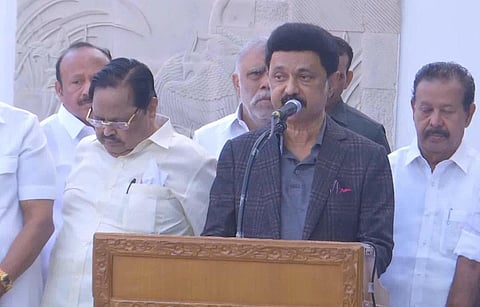 சென்னை விமான நிலையத்தில் முதல்வர் மு.க.ஸ்டாலின்.