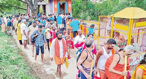 சதுரகிரியில் தை மாத பிரதோஷ வழிபாடு: 2,000 பேர் சுவாமி தரிசனம்
