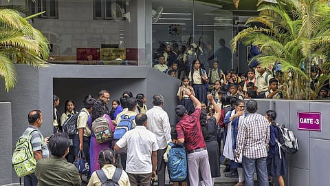 சென்னையில் தனியார் பள்ளிகளுக்கு வெடிகுண்டு மிரட்டல்: பதற்றம் வேண்டாம் புரளி என காவல்துறை விளக்கம்