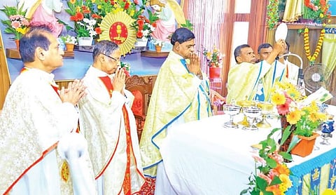 லூர்து அன்னை ஆலய விழா கூட்டுத் திருப்பலி