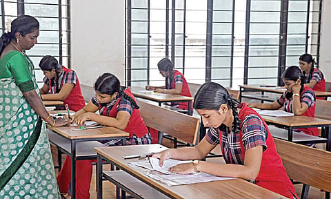 (தேர்வு நேரம் - 4) - தேர்வு நாளில் மற்றும் தேர்வு அறையில் என்ன செய்ய வேண்டும்?