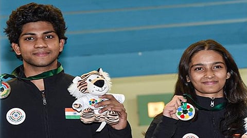 துப்பாக்கி சுடுதலில் இஷா, மதீனனுக்கு தங்கப் பதக்கம்