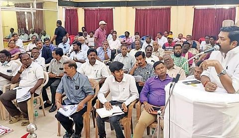 மின் கட்டண உயர்வு கருத்துக்கேட்பு கூட்டம்  இணை மின்சார ஓழுங்குமுறை ஆணைய தலைவர் அலோக் தண்டன் தலைமையில் நடைபெற்றது.