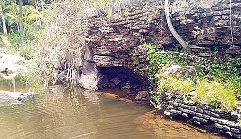 பழநி அருகே கண்டறியப்பட்ட 1,000 ஆண்டுகள் பழமையான தடுப்பணை