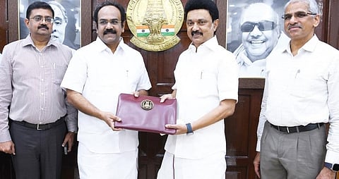 கடன்‌ வரம்பு நிபந்தனைகளால் மாநில அதிகாரத்தை கட்டுப்படுத்துகிறது மத்திய அரசு: அமைச்சர் தங்கம் தென்னரசு
