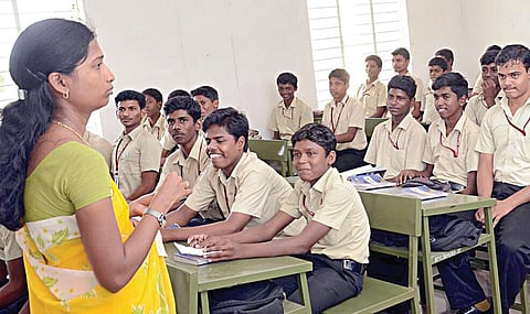 ஆசிரியர்களின் நிலை அன்றும் இன்றும்
