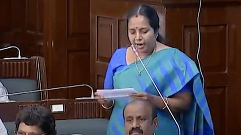 மெட்ரோ ரயில் திட்டங்களுக்கான நிதியை மத்திய அரசிடம் வலியுறுத்தி வாங்கித்தர வேண்டும்: வானதி சீனிவாசனுக்கு அமைச்சர் வலியுறுத்தல்
