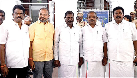 சாதிவாரி கணக்கெடுப்பு பற்றி பேச அனுமதி மறுப்பு: பேரவையில் இருந்து பாமக வெளிநடப்பு