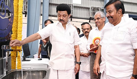 நாள் ஒன்றுக்கு 15 கோடி லி. - நெம்மேலியில் கடல்நீரை குடிநீராக்கும் நிலையத்தை முதல்வர் தொடங்கி வைத்தார்