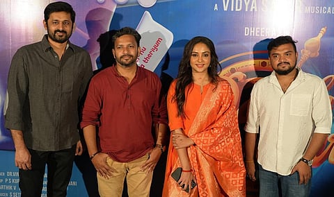 கதைக் கேட்க மறுத்த ஹீரோக்கள்: ‘டபுள் டக்கர்’ இயக்குநர் வருத்தம்