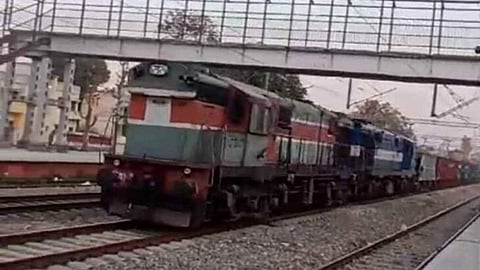 காஷ்மீரில் இருந்து பஞ்சாப் மாநிலத்துக்கு ஓட்டுநர் இல்லாமல் 100 கி.மீ. ஓடிய சரக்கு ரயில்