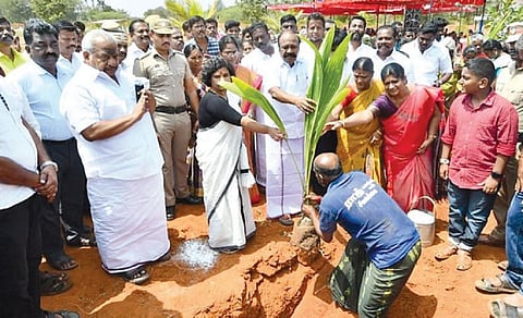 சிவகங்கை சாதனை முயற்சி: ஒரே நேரத்தில் லட்சம் மரக்கன்றுகள் நடவு