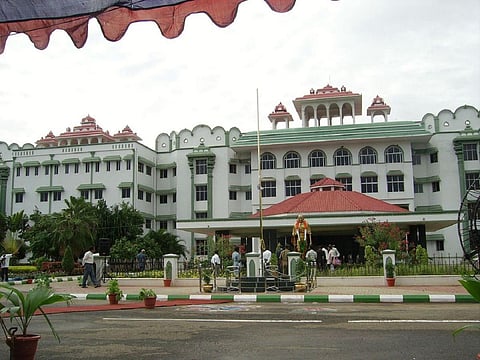 உயர் நீதிமன்றம், மதுரை.