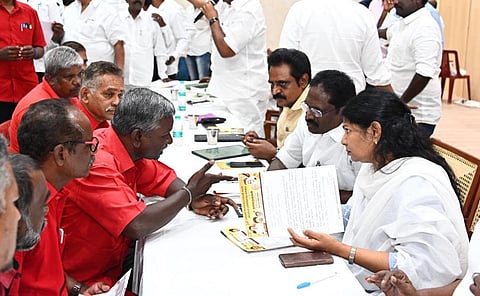 தமிழ்மொழியை, தமிழகத்தை மதிக்கும் ஆட்சியை உருவாக்க வேண்டும்: கனிமொழி வலியுறுத்தல்