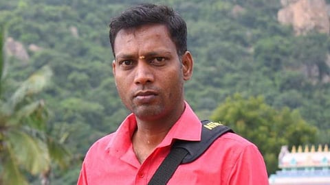 தொலைக்காட்சி ஒளிப்பதிவாளர் மீது தாக்குதல்: அரசியல் தலைவர்கள் கண்டனம்