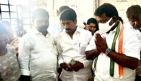 விபத்துக்குள்ளான காங். பெண் நிர்வாகி மரணம்: செல்வப்பெருந்தகை இரங்கல்