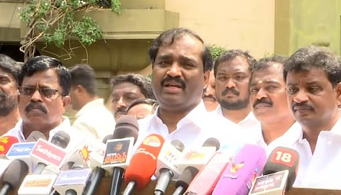 தமிழக வாழ்வுரிமை கட்சித் தலைவர் வேல்முருகன்