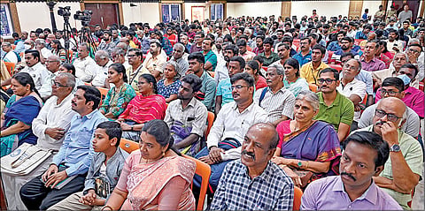 ‘இந்து தமிழ் திசை’, வர்த்தமானன் பதிப்பகம், கிங் மேக்கர்ஸ் ஐஏஎஸ் அகாடமி சார்பில் வாசிப்புத் திருவிழா | புத்தக வாசிப்பு மூலம் நமது வாழ்க்கையை வளப்படுத்திக்கொள்ள முடியும்: வெ.இறையன்பு கருத்து