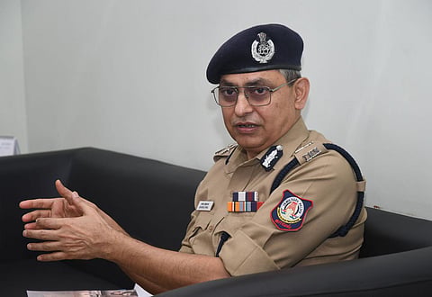 பெங்களூரு குண்டுவெடிப்பு சம்பவம் எதிரொலி: பாதுகாப்பை பலப்படுத்த தமிழக டிஜிபி உத்தரவு