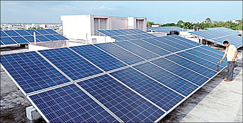 ‘பிரதமரின் சூரியவீடு’ திட்டம்: ஓராண்டுக்குள் 25 லட்சம் வீடுகளுக்கு மின்இணைப்பு வழங்க மின்வாரியம் இலக்கு