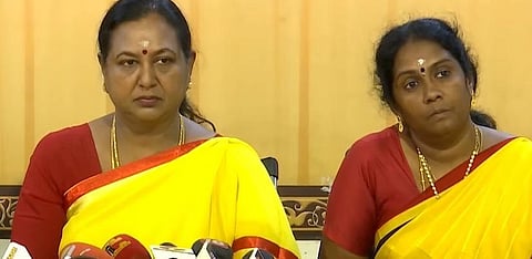 தேமுதிக தலைமை அலுவலகத்தில் அக்கட்சியின் பொதுச் செயலாளர் பிரேமலதா விஜயகாந்த் செய்தியாளர்களைச் சந்தித்தார்