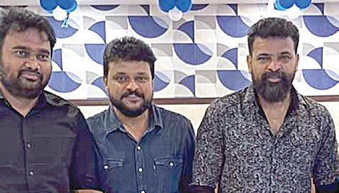 ஜாபர் சாதிக் மற்றும் இயக்குர் அமீருடன் ‘ஈரம்’ ராஜேந்திரன். (கோப்பு படம்)