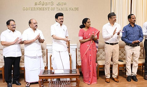 தமிழ்நாடு நகர்ப்புற வாழ்விட மேம்பாட்டு வாரியம் சார்பில் ரூ.172 கோடியில் 1,520 குடியிருப்புகள்: முதல்வர் திறந்துவைத்தார்
