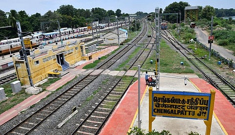 சென்னை கடற்கரை - செங்கல்பட்டு வழித்தடத்தில் இந்த ஆண்டு இறுதிக்குள் 2 ஏசி மின்சார ரயில்கள் இயக்க திட்டம்