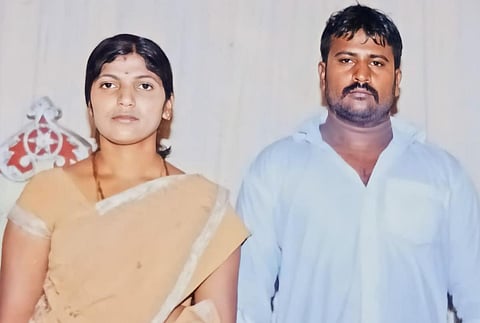 மாணவியை கொலை செய்த  தந்தை பிரகாஷ், தாய் காமாட்சி