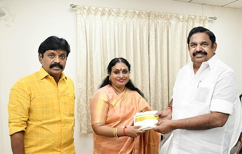 ஜெயலலிதாவை எதிர்த்துப் போட்டியிட்ட சிம்லா முத்துச்சோழனுக்கு அதிமுகவில் சீட்: நெல்லையில் போட்டி