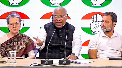 சோனியா காந்தி, மல்லிகார்ஜுன கார்கே, ராகுல் காந்தி