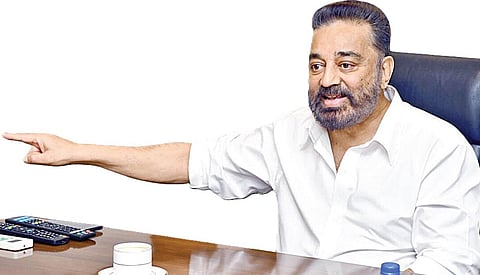 ‘தி இந்து’ தலைமை அலுவலகத்துக்கு வந்த நடிகர் கமல்ஹாசன்.