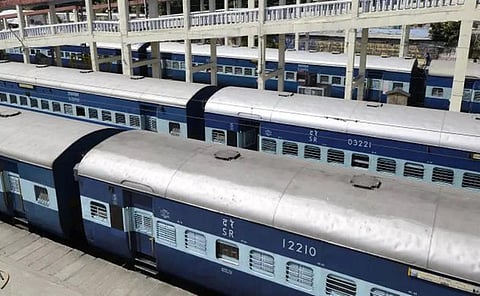 பயணிகளின் கூட்ட நெரிசலை சமாளிக்க சென்னை சென்ட்ரல் - கோவை இடையே சிறப்பு ரயில்