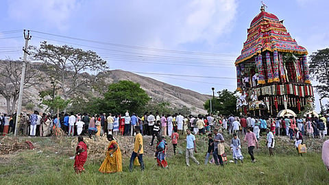 திருப்பரங்குன்றம் சுப்பிரமணிய சுவாமி கோயிலில் நேற்று நடைபெற்ற பங்குனித் திருவிழா தேரோட்டத்தில் திரளான பக்தர்கள் கலந்து கொண்டனர்.