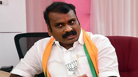 கச்சத் தீவை இலங்கைக்கு தாரை வார்த்த காங்கிரஸின் செயல் ஒற்றுமைக்கு எதிரானது: எல்.முருகன் கண்டனம்