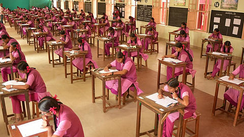 பிளஸ் 2 வேதியியல் தேர்வுக்கு கருணை மதிப்பெண்