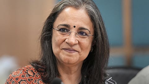 மாதவி புரி