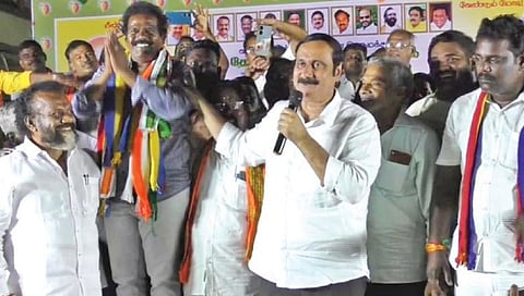 திட்டக்குடியில் கடலூர் தொகுதி பாமக வேட்பாளர் தங்கர் பச்சானுக்காக வாக்கு சேகரிக்கும் கட்சியின் தலைவர் அன்புமணி ராமதாஸ்.