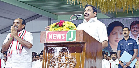 மகளிர் உரிமைத்தொகை வழங்க அதிமுக கொடுத்த அழுத்தம்தான் காரணம்: கரூரில் பழனிசாமி கருத்து