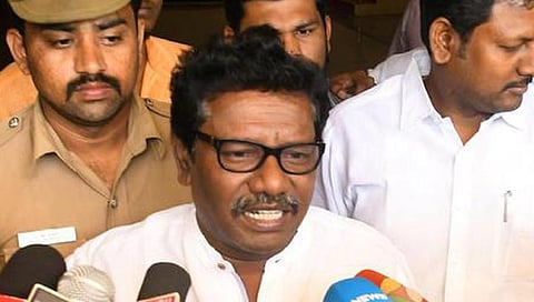 நடிகர் கருணாஸ்
