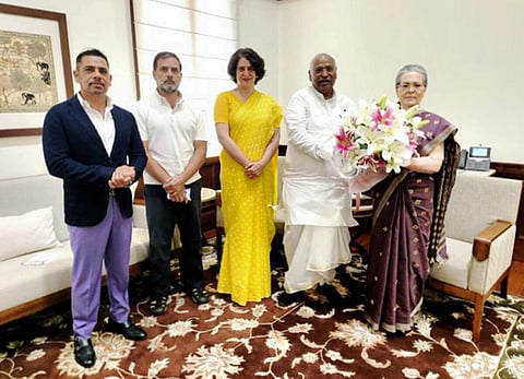 பதவி ஏற்புக்கு முன்பு சோனியாவை வாழ்த்திய மல்லிகார்ஜுன கார்கே