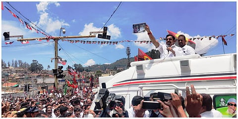 அதிமுக வேட்பாளரை ஆதரித்து நீலகிரியில் எடப்பாடி பழனிசாமி பிரச்சாரம் மேற்கொண்டார்.